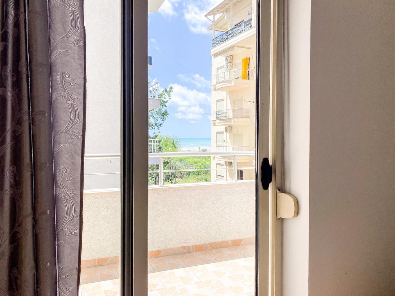 Lunasol Seaside Apartments Дуррес Экстерьер фото
