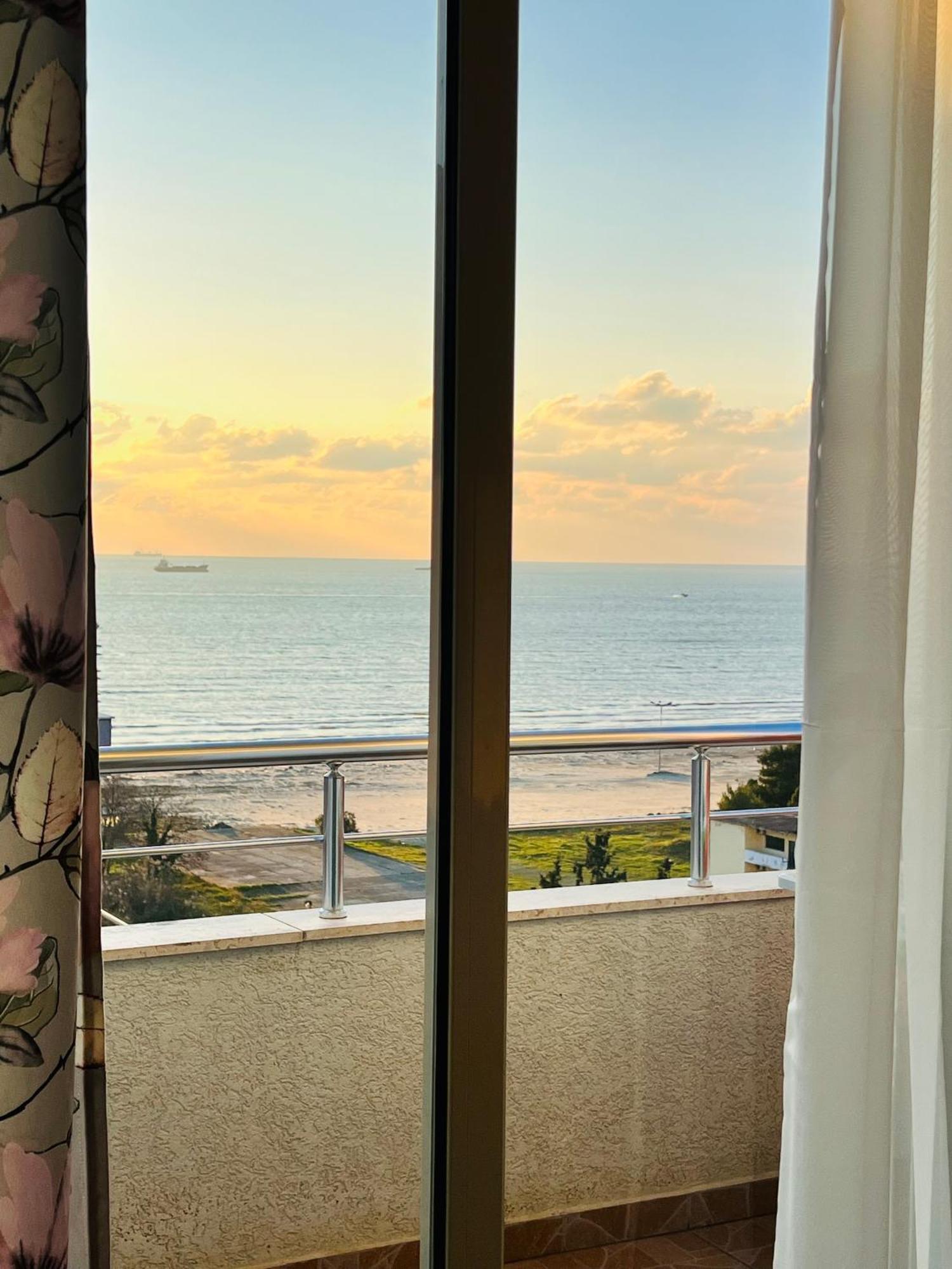 Lunasol Seaside Apartments Дуррес Экстерьер фото